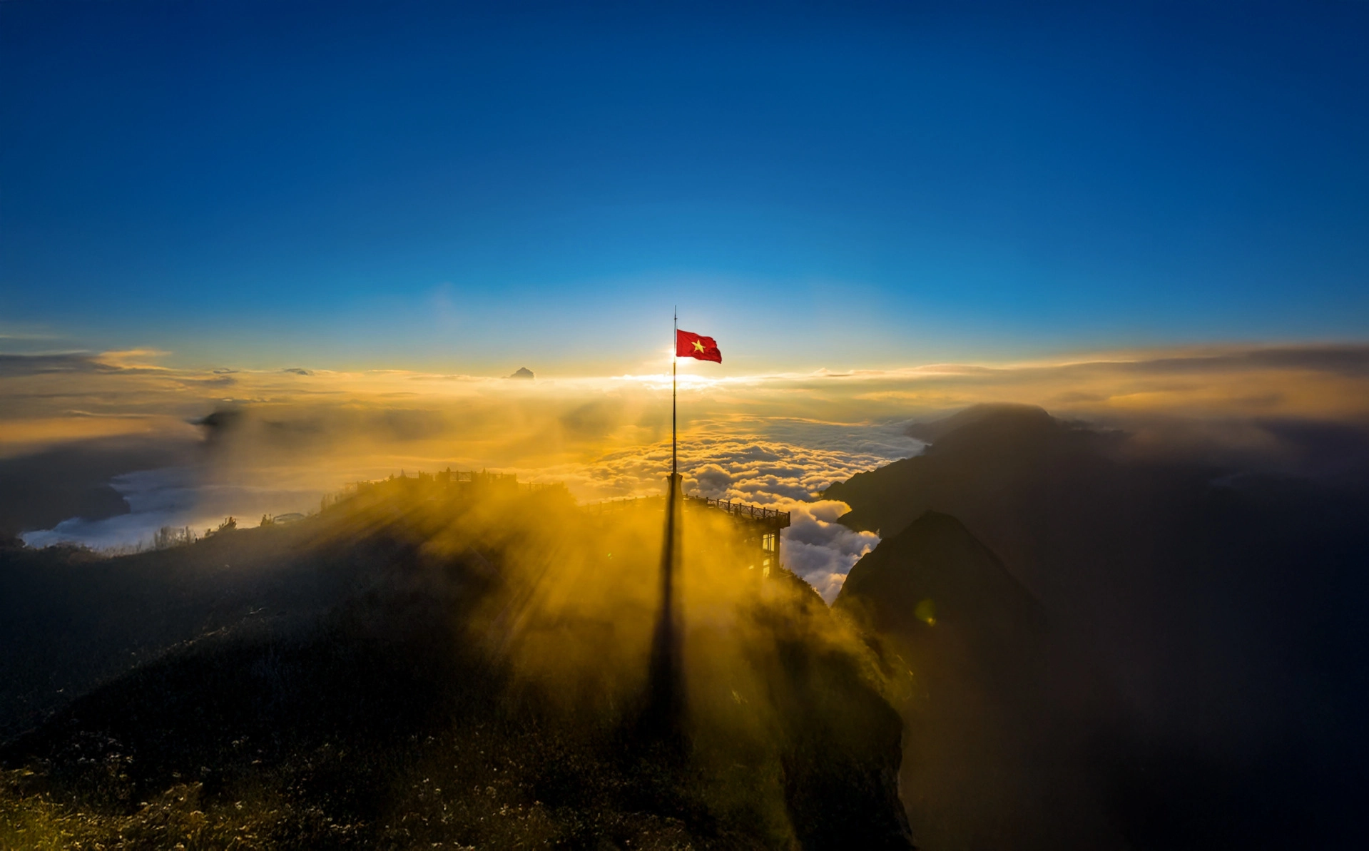 Trở thành
Biểu tượng Quốc gia